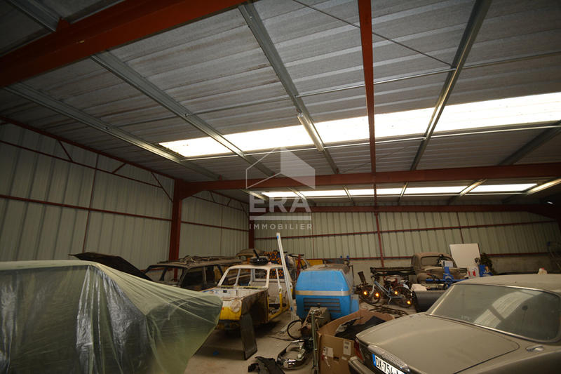 Maison - 1 000 m² - 10 pièces