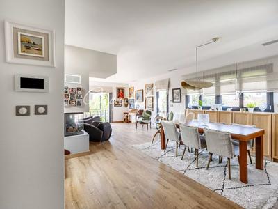 Villa - 302 m² - 10 pièces