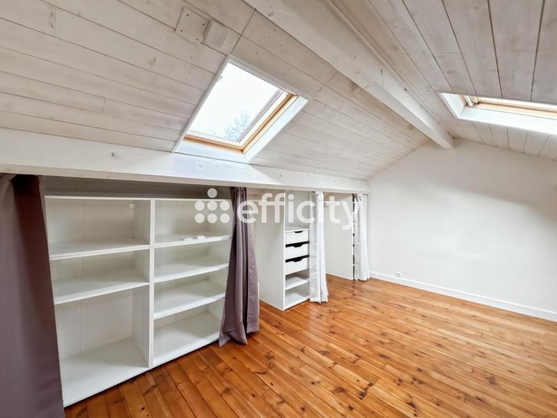 Maison - 93 m² - 6 pièces