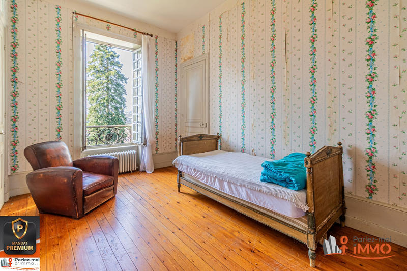 Maison - 373 m² - 14 pièces