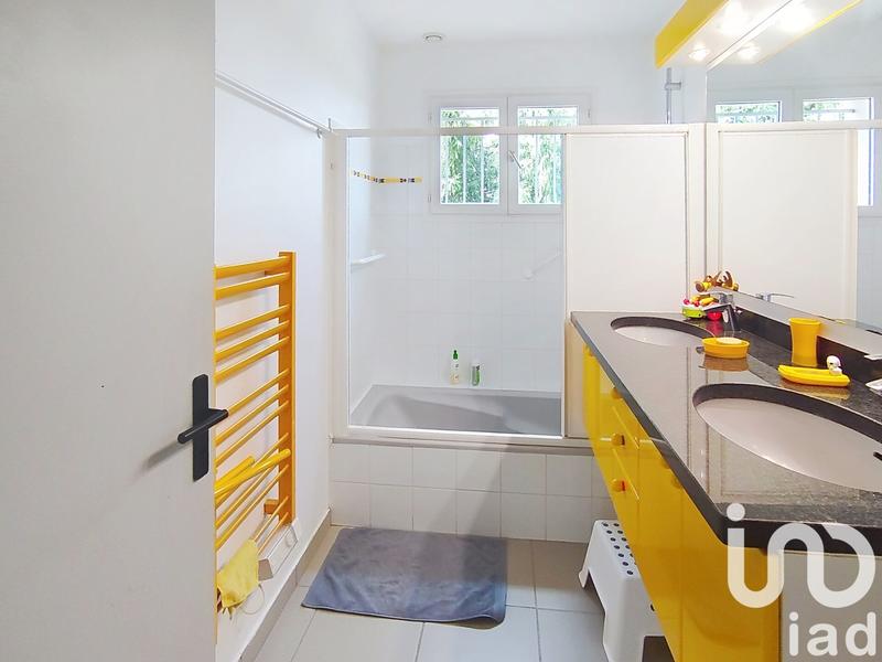 Maison - 204 m² - 6 pièces