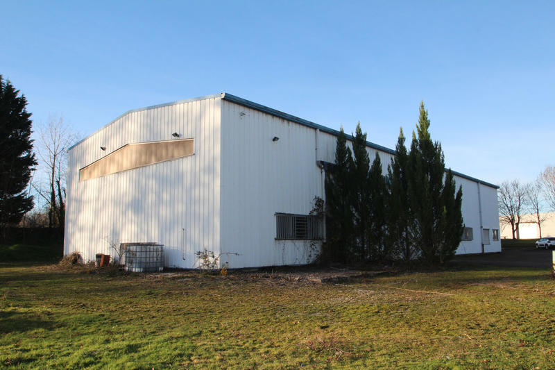 Local d'activité / Entrepôt - 576 m²