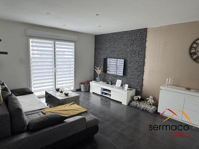 Maison - 99 m² - 5 pièces