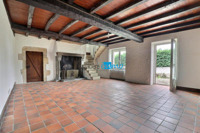 Maison ancienne - 335 m² - 8 pièces