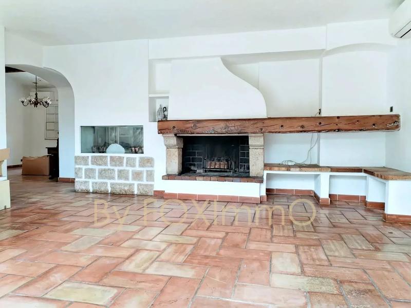 Villa - 201 m² - 6 pièces