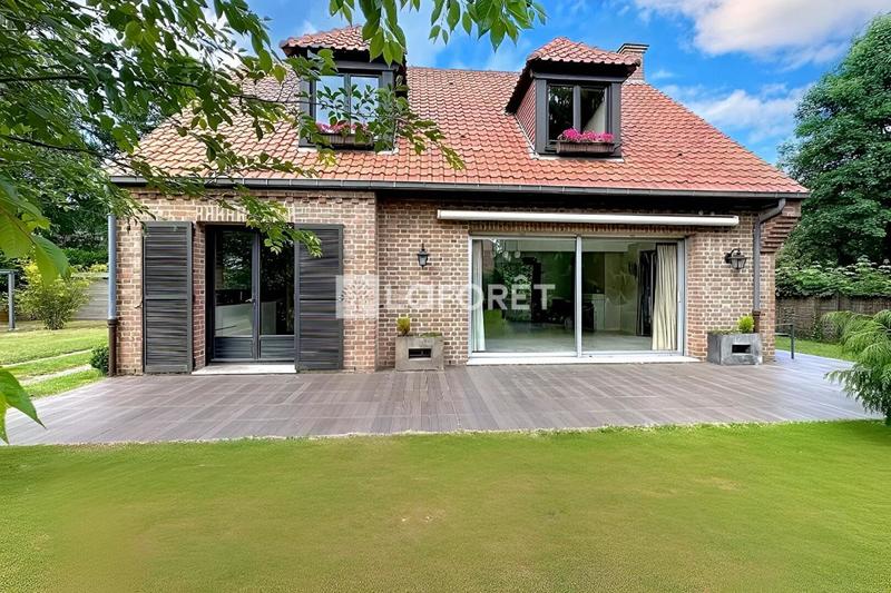 Demeure - 106 m² - 6 pièces