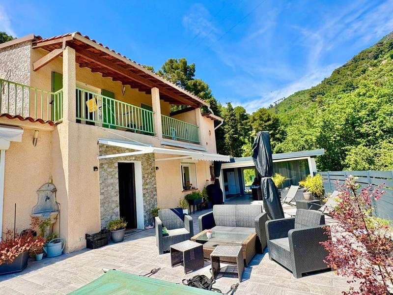 Maison - 121 m² - 5 pièces