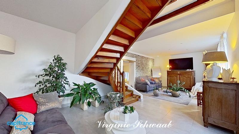 Maison - 261 m² - 7 pièces