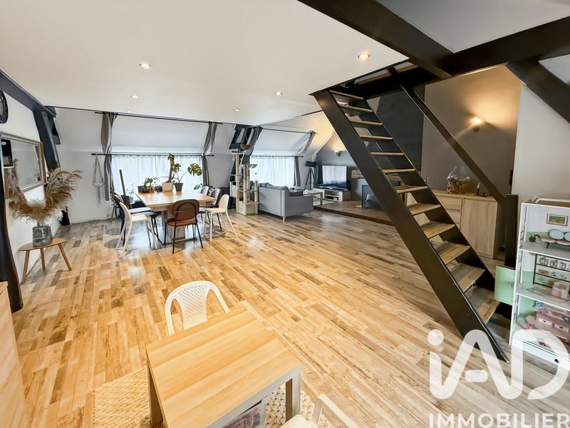 Maison - 216 m² - 7 pièces