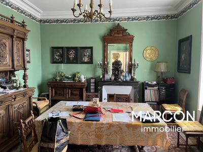 Maison - 260 m² - 15 pièces