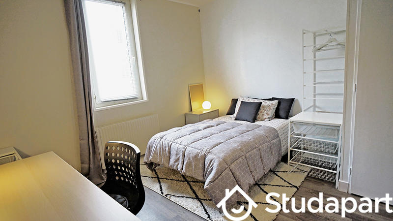 Chambre - 11 m² - 1 pièce