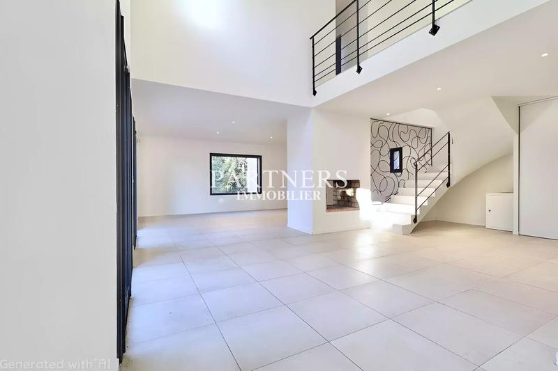 Maison - 190 m² - 5 pièces