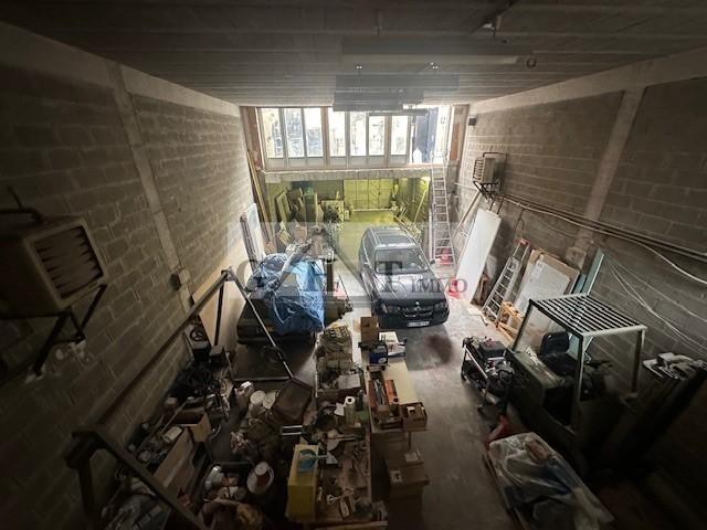 Entrepôt - 329 m²
