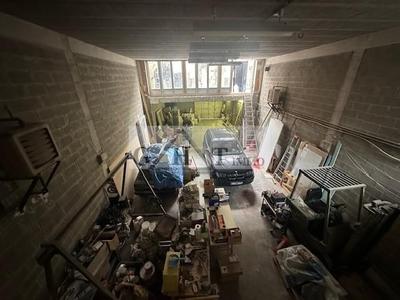 Entrepôt - 329 m²