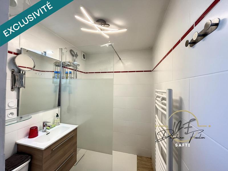 Maison - 250 m² - 9 pièces