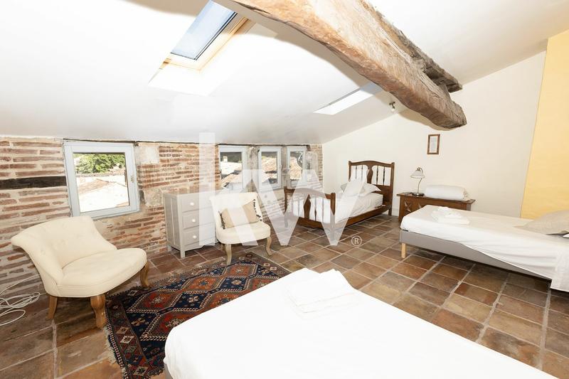 Maison - 680 m² - 18 pièces