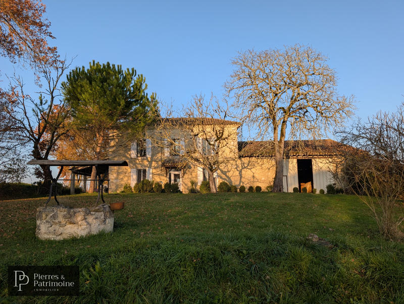 Propriété - 248 m² - 10 pièces