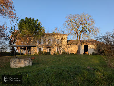 Propriété - 248 m² - 10 pièces