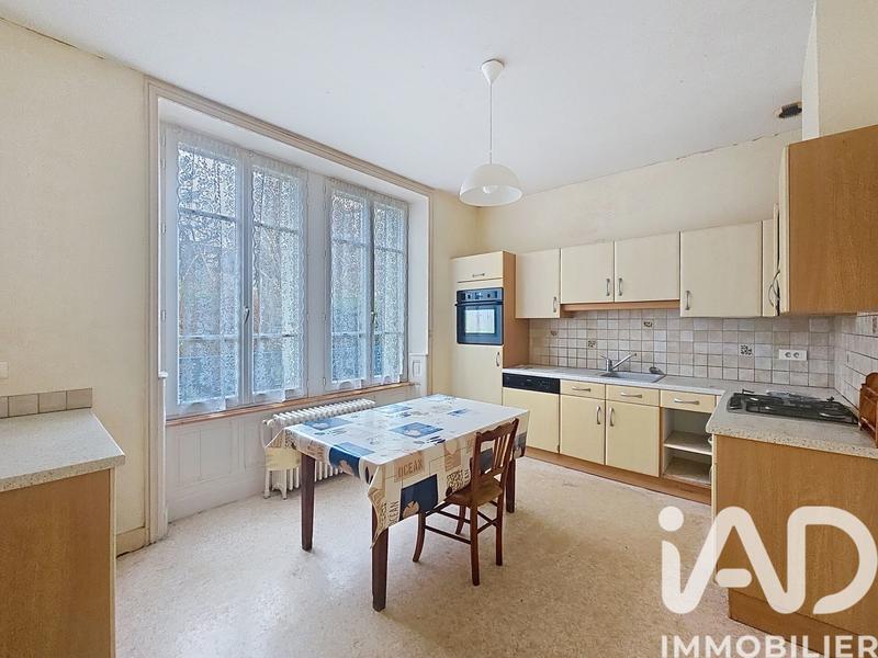 Maison - 240 m² - 11 pièces