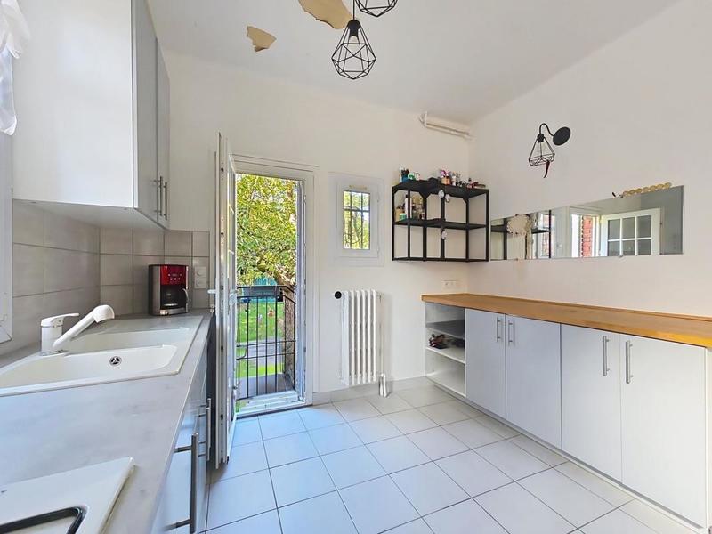 Maison - 80 m² - 5 pièces