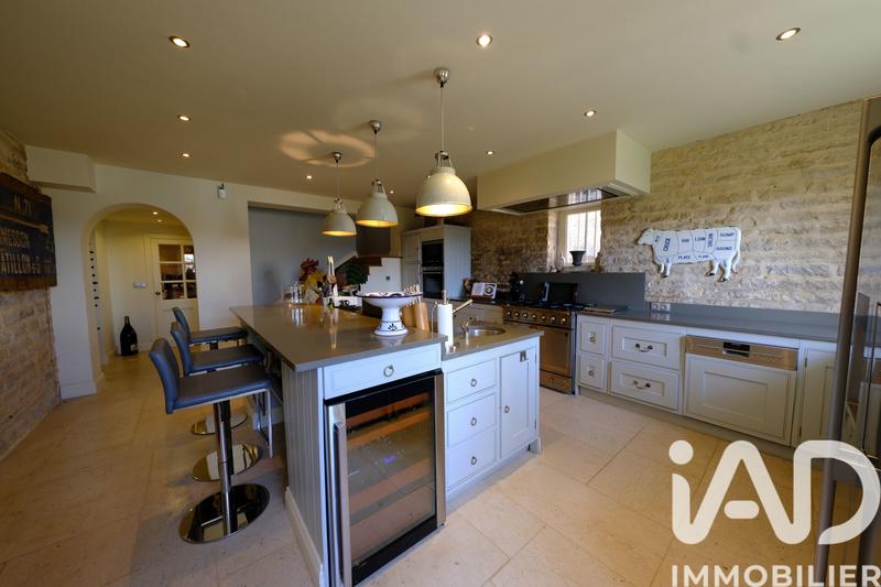 Maison - 470 m² - 13 pièces