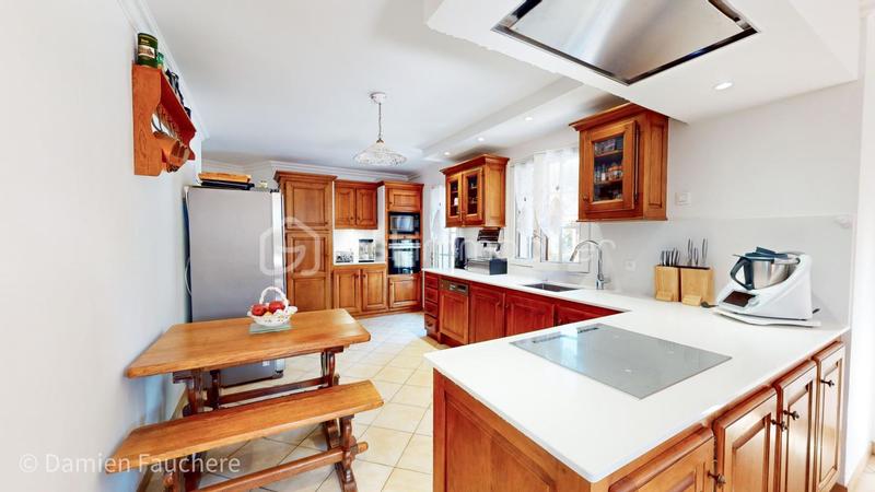 Demeure - 320 m² - 10 pièces