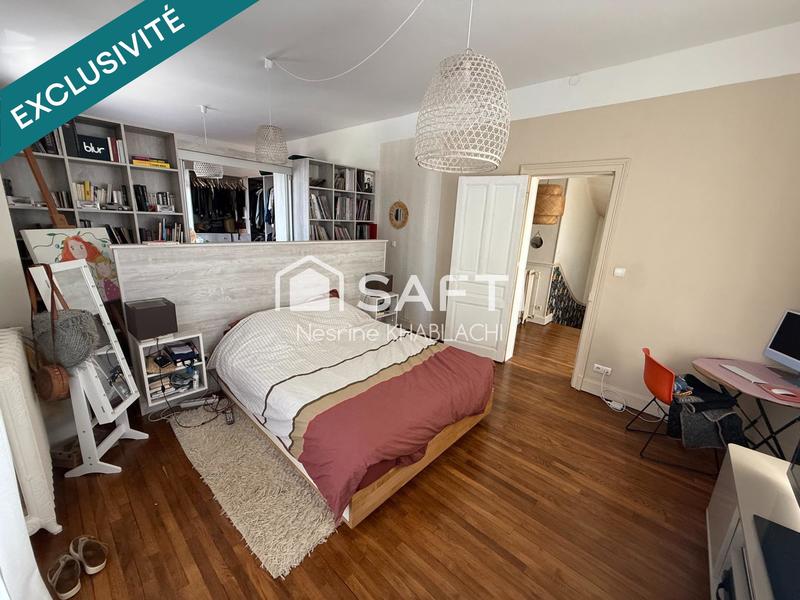 Maison de maîtres - 230 m² - 9 pièces