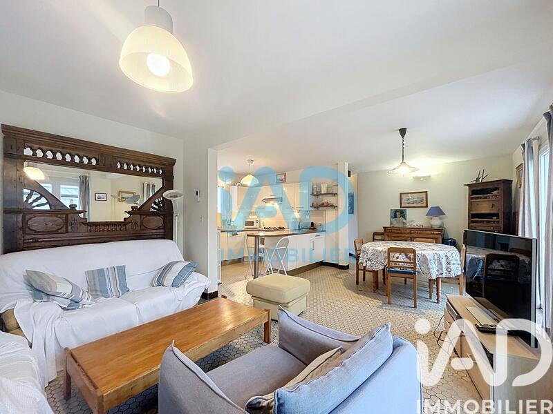 Maison - 200 m² - 9 pièces