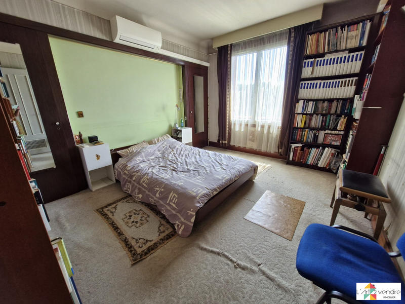 Maison - 249 m² - 9 pièces