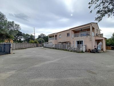 Appartement - 81 m² - 3 pièces