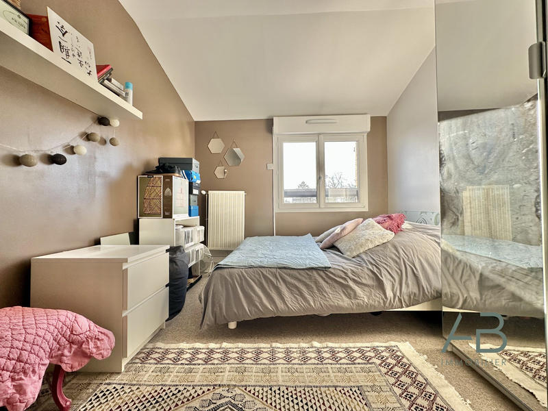 Maison - 92 m² - 5 pièces