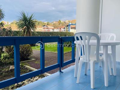 Studio - 30 m² - 1 pièce