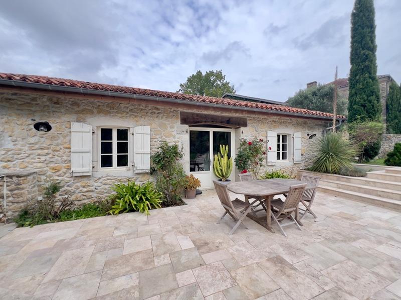 Maison de maîtres - 370 m² - 8 pièces