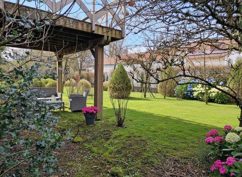 Maison bourgeoise - 200 m² - 8 pièces