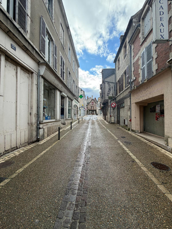 Local d'activité / Entrepôt - 168 m²