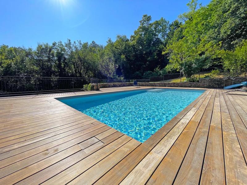 Propriété - 220 m² - 4 pièces