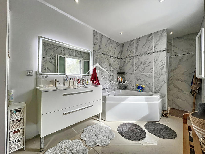 Maison - 118 m² - 4 pièces