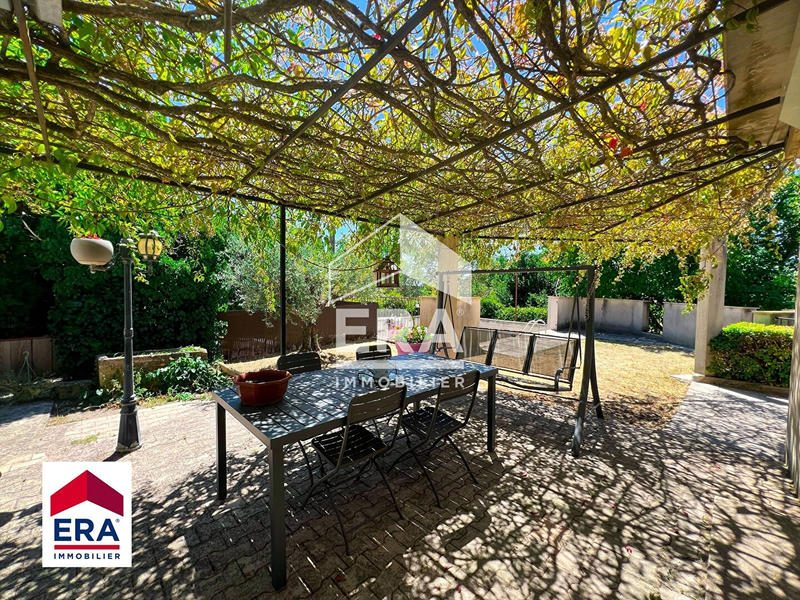 Maison - 164 m² - 9 pièces