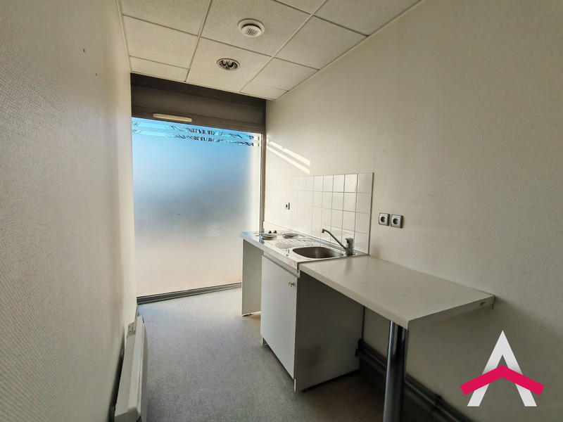 Local d'activités - 127 m²