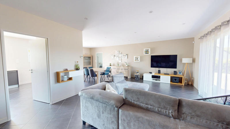 Maison - 140 m² - 6 pièces