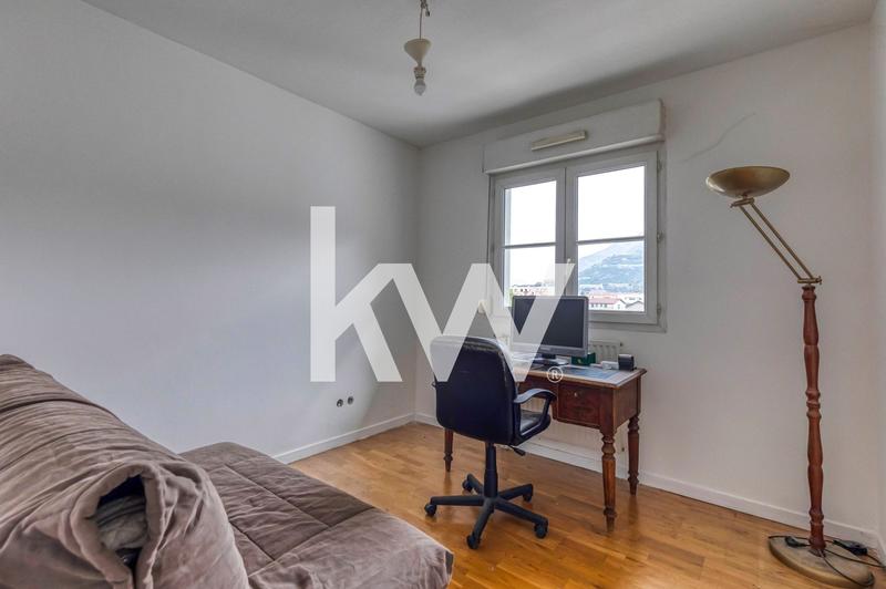 Appartement - 111 m² - 4 pièces