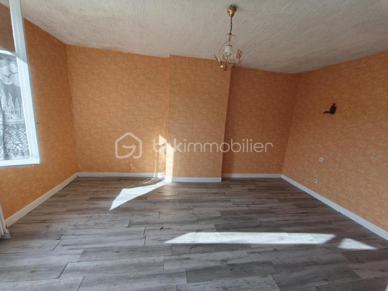 Maison - 99 m² - 5 pièces