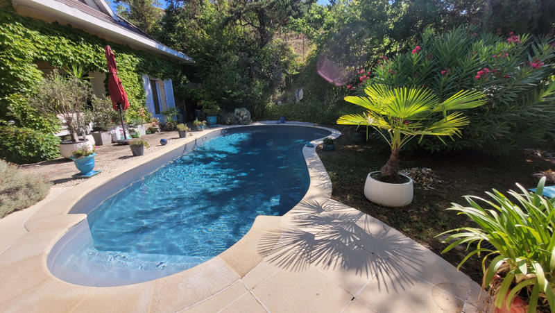 Maison - 210 m² - 7 pièces