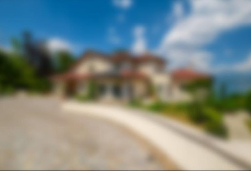 Demeure - 1 361 m² - 18 pièces