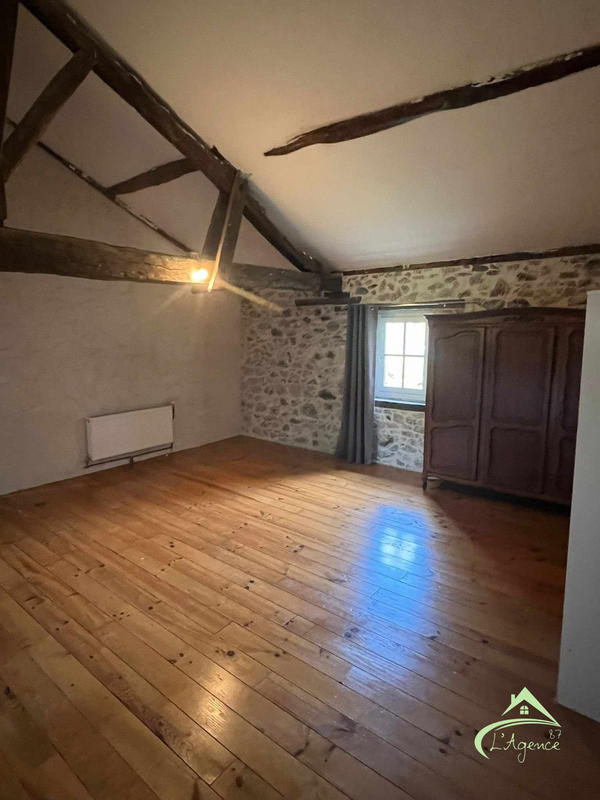 Maison traditionnelle - 187 m² - 6 pièces