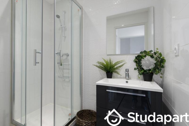 Chambre - 12 m² - 1 pièce