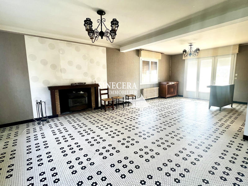 Maison - 190 m² - 9 pièces