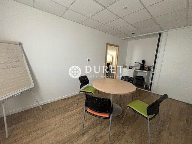 Bureau - 181 m²