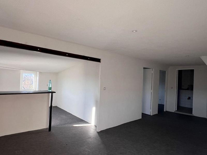 Maison - 275 m² - 12 pièces