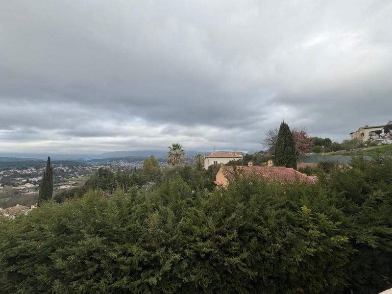 Maison - 330 m² - 8 pièces